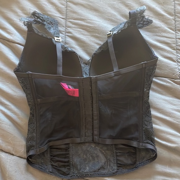 Bustier - Picture 2 of 3